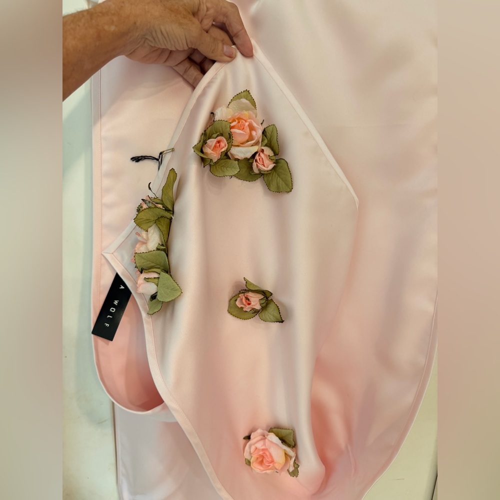 Ilana Wolf NWT Pink Satin Evening Wrap w/ Silk Flower Embellishment. Gorgeous! - Picture 7 of 16